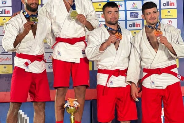 Ҳусан Раҳимов соҳил самбоси бўйича жаҳон чемпионати совриндори!