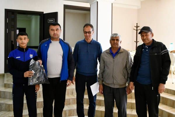 "Шўртан" футбол клуби раҳбарияти ва фахрийлар ўртасида учрашув ташкил этилди