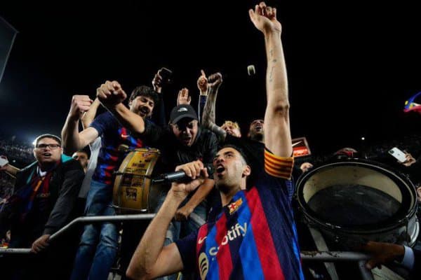 Бускетс ва Альба "Камп Ноу"да мухлислар билан хайрлашган баҳсда "Барса" йирик ғалабани қўлга киритди