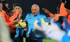 "Легионеримизни "Динамо" билан шартнома имзолаганини матбуотдан билдим, бизни клубда катта пул тўлаш имконияти йўқ" - Ислом Аҳмедов нималарни режалаштиряпти?