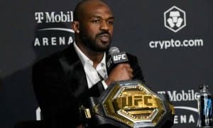 Жонс: "Ўн йил олдин мен аҳмоқ эдим" 