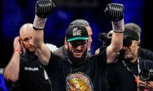 Бетербиев 20 талик эрта ғалабалари сериясининг сирини очди