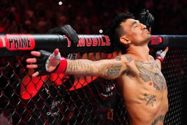 Чимаев: "Холлоуэй ажойиб жангчилардан бири, чунки..."