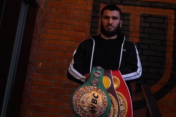 Бетербиевнинг мураббийи Артур билан жангда Бенавидеснинг имкониятларини баҳолади