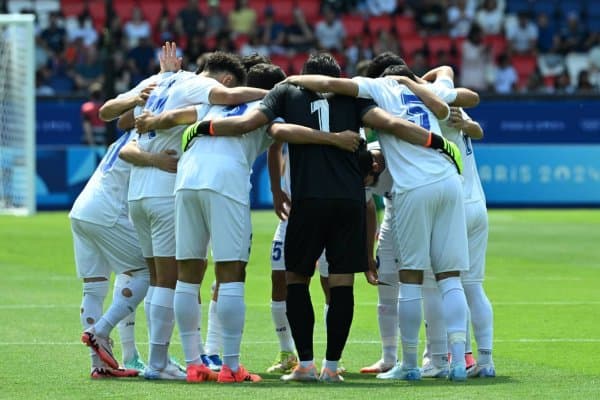 Олимпия терма жамоамизни бир футболчи тарк этди