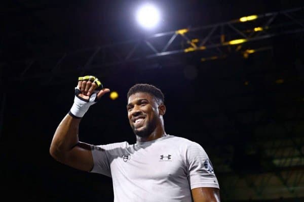 Энтони Жошуа: "Мен чемпион Фьюри қилолмаган ишни бажардим"