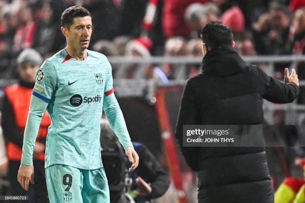 ЕЧЛ. "Барселона" сафарда мағлубиятга учради, "Порту" эса йирик ҳисобда зафар қучди