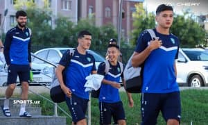 Шомуродов ғолиб жамоа таркибида, Машарипов бўлажак рақиби билан ... (Фото)