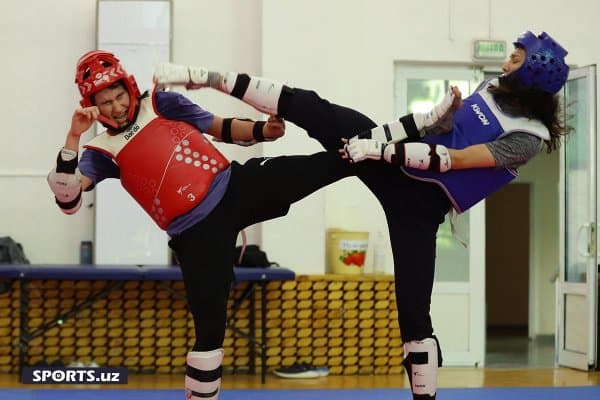 Таэквондочиларимизнинг юқори темпда ўтган машғулотидан SPORTS.uz фотогалереяси