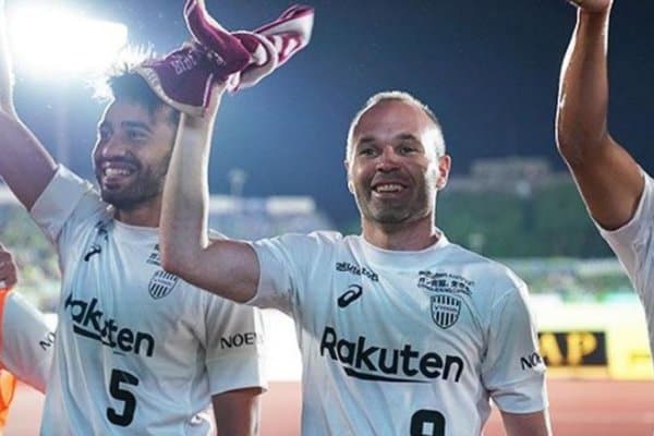 Иньеста: "Барселона" бу мавсум барча совринларни қўлга киритишига умид қиламан