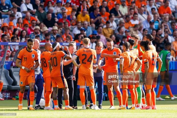 Нидерландия гурух босқичларидаги мағлубиятсиз юришини якунлади