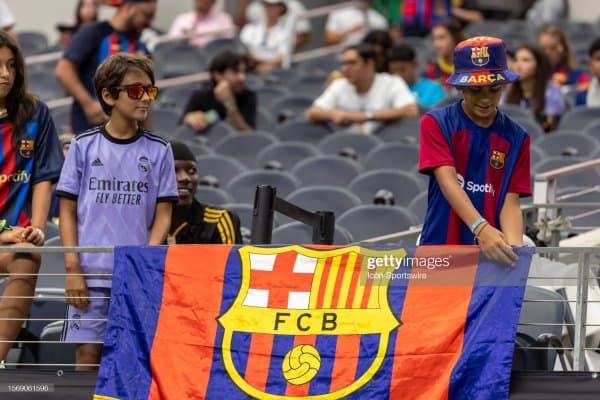 "Барселона" футболчилар маошларини 162 миллион еврога камайтирди