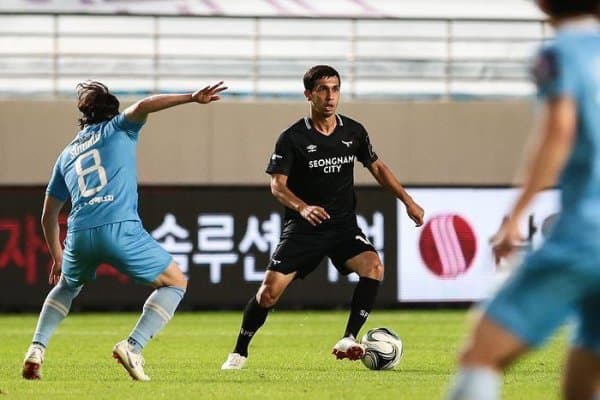 К Лига. Искандеровнинг голли узатмаси жамоасига 3 очко келтирди (видео)