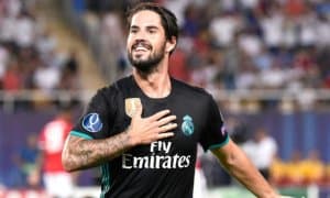 Иско битта ҳаракатнинг ўзида 2 нафар ҳимоячини доғда қолдирди (видео)