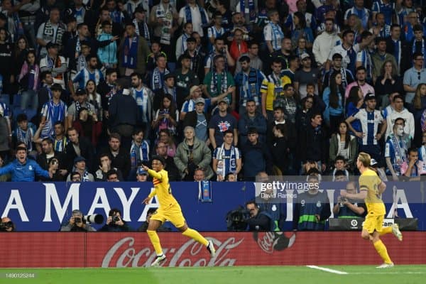 “Барселона” чемпионликни қўлга киритгандан сўнг, мухлислар Мессининг исмини айтиб ҳайқиришди