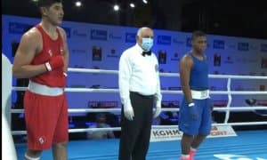 Оғир вазнли боксчимиз муддатидан олдин ғалабани қўлга киритди (Видео)