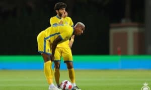 Қизил карточка, урилмаган пенальти – Машарипов жамоаси йирик ҳисобда мағлуб бўлди