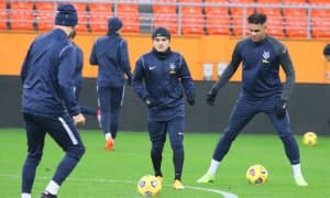 Жасурнинг жамоаси жар ёқасида