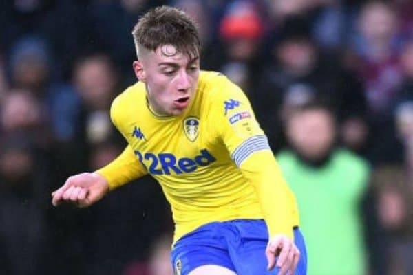 Ўйин пайти 18 ёшли англиялик футболчининг соғлиги бирдан ёмонлашди ва шифохонага олиб кетилди