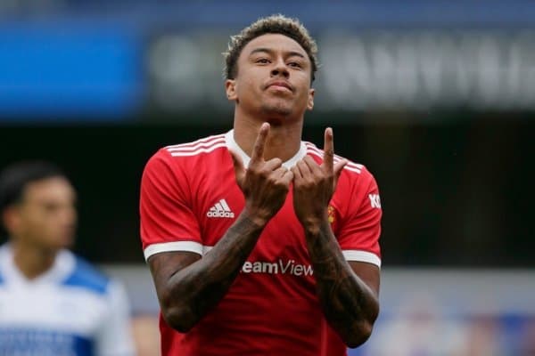 МЮ собиқ футболчиси Машарипов билан бир жамоада ўйнаши мумкин