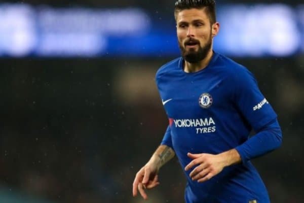 Оливье Жиру стадионни қўлтиқ таёқда тарк этди (ФОТО)