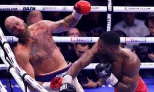 Энтони Жошуа Роберт Ҳелениусни чуқур нокаутга учратди (видео) 