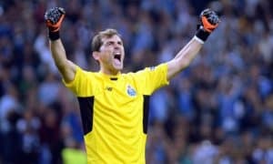 Ана холос! Касильяс юрак хуружини бошдан кечирди