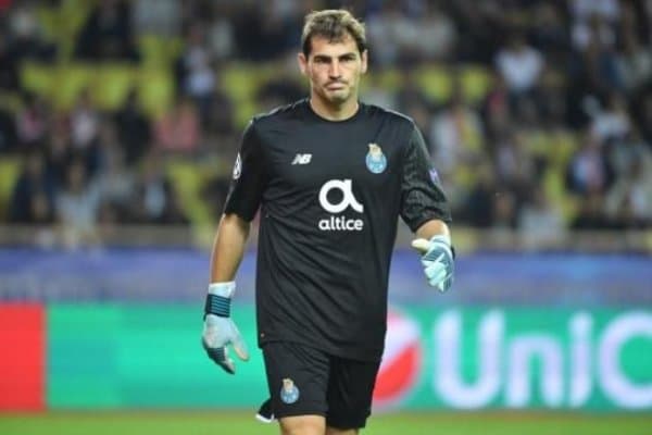 Касильяс "Порту"дан кетмайди