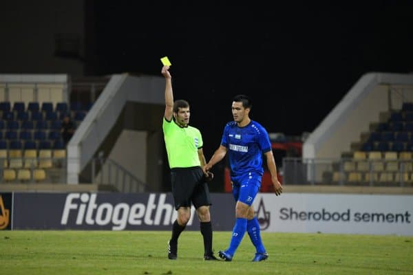 Суперлиганинг биринчи даврасида ҳакамлар. Энг, энг, энг!