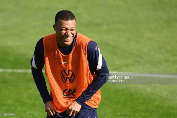 Мбаппе "Реал"га ўтмоқчи бўлаётган футболчини йўлдан урмоқчи