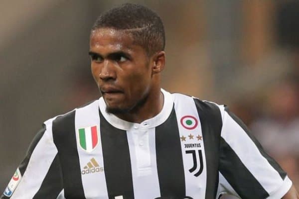 Рақибига тупурган Дуглас Коста жиддий жазога тортилди