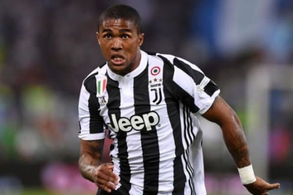 Дуглас Костани жиддий жазо кутмоқда (видео)