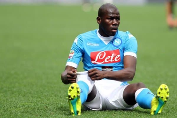 "Наполи" етакчи ҳимоячисидан айрилди