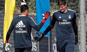 Навас дам олади, Куртуа ўйнайди