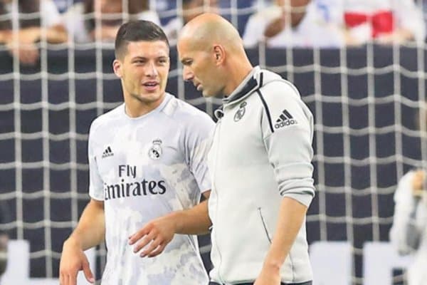 Зидан шогирдини “бўрилар”га берадими?