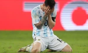 “Рома” Мессини тиз чўктирган футболчини олади!