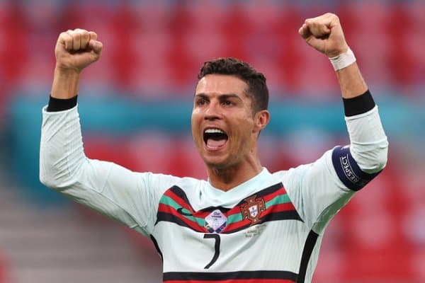 Роналду бир ўйинда иккинчи супер рекордни “михлади”!