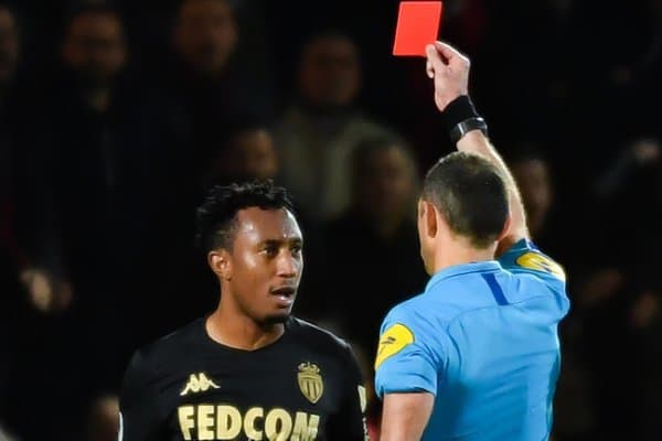 "Монако" ярим ҳимоячиси ярим йилга футболдан четлатилиши мумкин