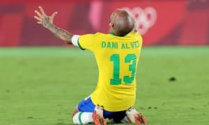 Маҳбуслар Дани Алвесни қамоқда қийнаяпти