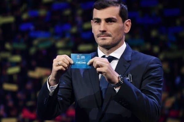 Касильяс "Олтин тўп" соҳибига: Сенга совринни кўзлари кўрлик қилиб беришган