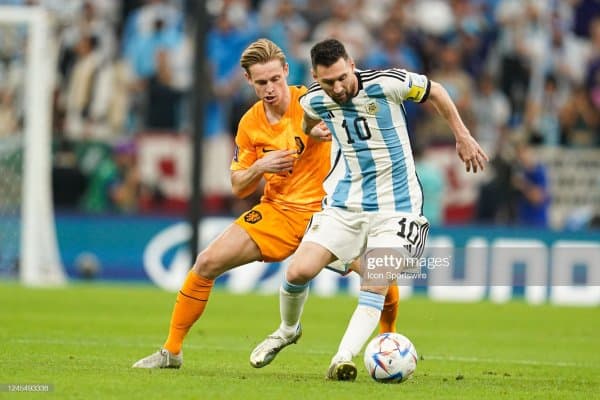 Де Йонг Мессининг қайтиши ҳақида гапирди 