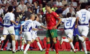 Сенсацион греклар ва «жангари» исландлар! Европа чемпионатини «ёндирган» ўйинларни ёдга оламиз!