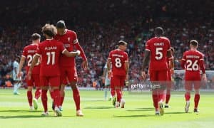 АПЛ. "Ливерпуль" бир киши кам бўлиб ўйнаб, "Борнмут"ни таслим этди 