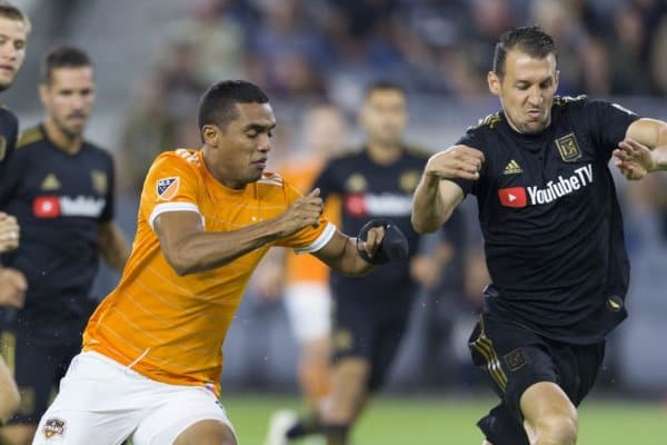 МЛСдаги ўйинда нақд 1,5 соат танаффус бўлди