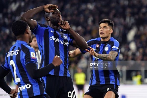 Лукаку ирқчиликка учрагани ҳақида: "Тарих такрорланади..."