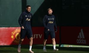 "Манчестер Юнайтед" футболчиларини Дубайга юбормоқда