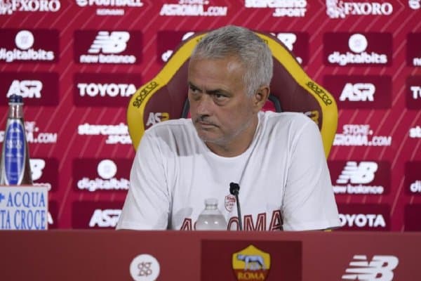 Моуриньо ғалабадан сўнг фақат бир ўйинчини мақтади