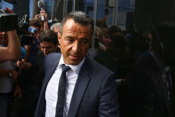 Вазият жиддий: Роналдунинг агенти Туринга етиб келди