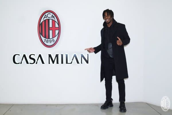 Расман! "Милан" илк трансферини амалга оширди