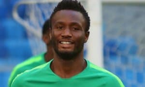 Жон Оби Микел яна Англияга қайтмоқда